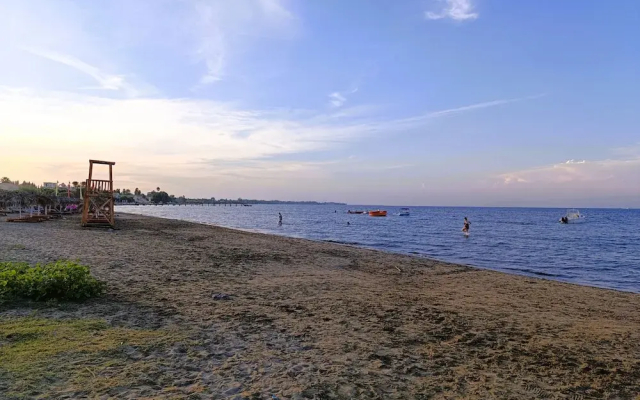 Ever Green Beach Apartments