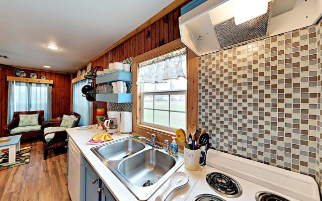 Sunrise Cabana by RedAwning 