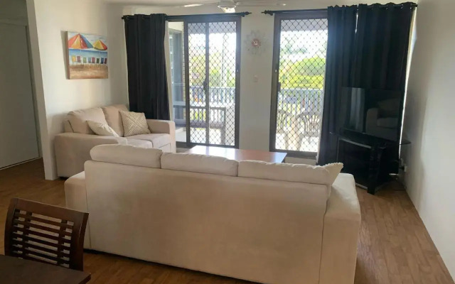 Levuka Unit 12, 14 Moreton Pde
