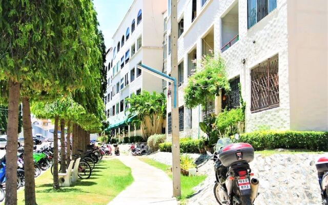 Spanish place central Pattaya great location for nightlife