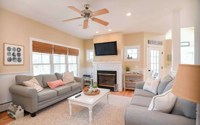 Stunning 5 Bdr, Walk to York Harbor Beach!