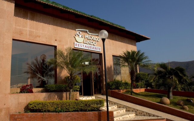 Camino Mexicano Hotel Resort