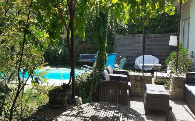 Nice Villa in Morieres-les-avignon With Pool