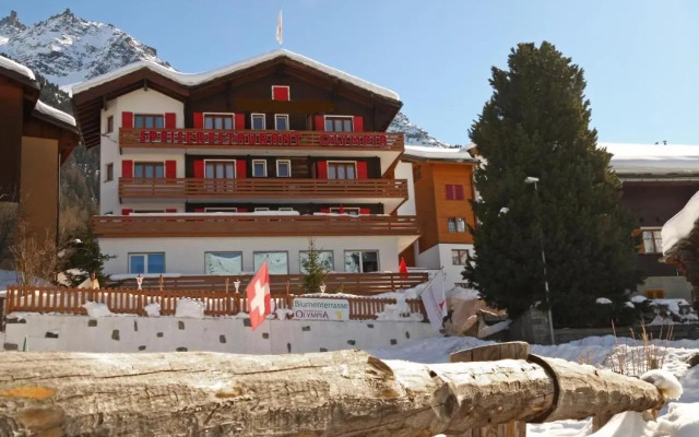 HOTEL ALPINA """" UPGRADE Alle Gäste vom Sommer 2020 wohnen im Haupt Hotel Desiree die Alpine SPA Lodge ist inklusive