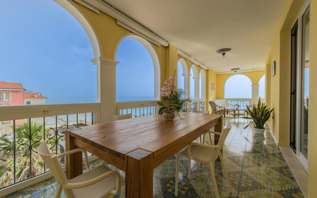 LULLA BY DOLF - Attico sul Mare