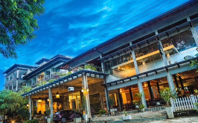 Oak Ray Ella Gap Hotel