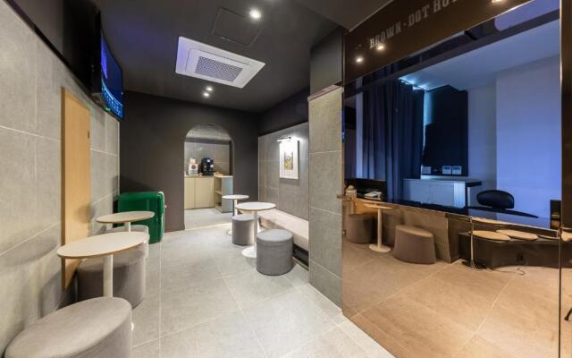 Brown Dot Hotel Seong Seo