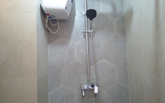 Economic Luxurious Studio Pinewood Apartment Jatinangor near JATOS