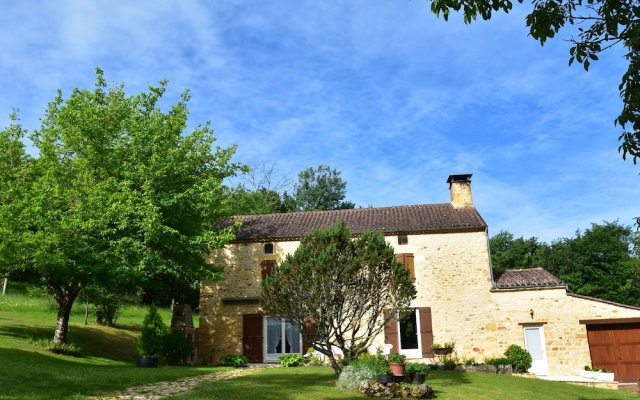 Cozy Holiday Home in Villefranche-du-périgord With Pool