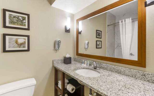 Comfort Suites