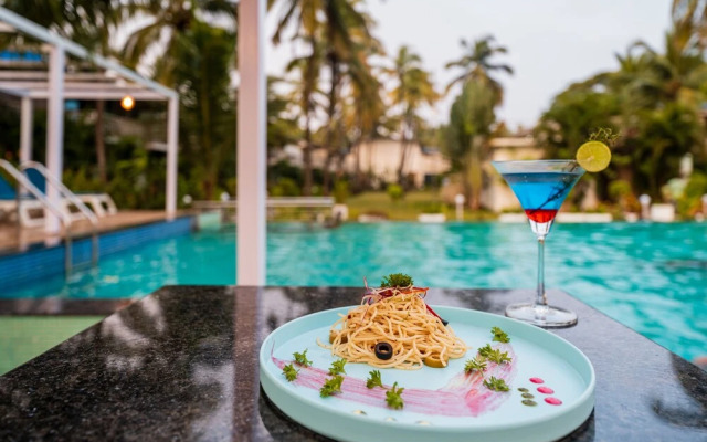 Foxoso La Beach Resort & Spa