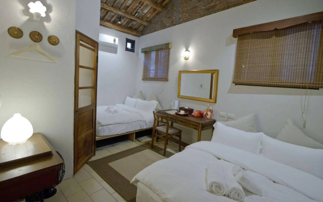 Solo Singer Hotel
