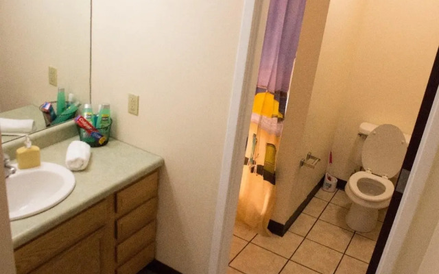 2 Bedroom Downtown Apt Friends Families Ideal