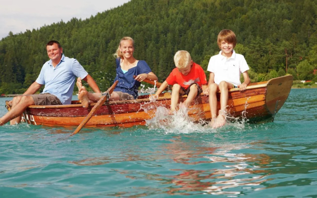 Authentic Apartment in Oberaichwald Near Hiking Area