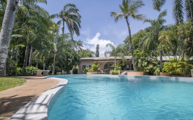 Allamanda Oleander Suite by YourHost