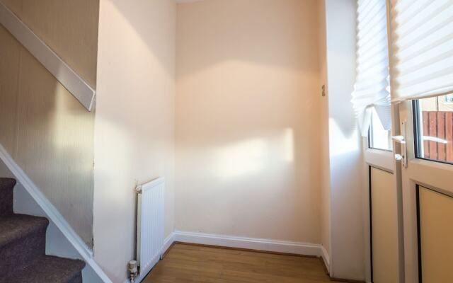 Alluring Holiday Home in Livingston near Town Center