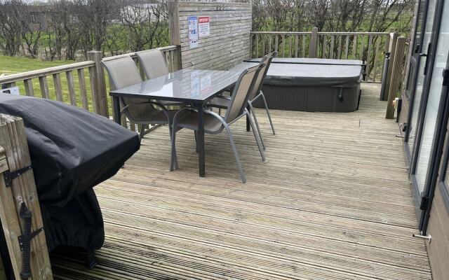 Pet Friendly 2-bed Lodge Near Preston & Blackpool