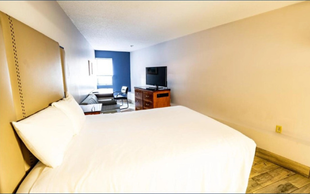 Manistee Inn & Marina