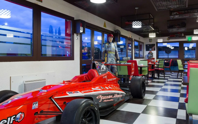 Hotel Kyriad Design ENZO PONT A MOUSSON