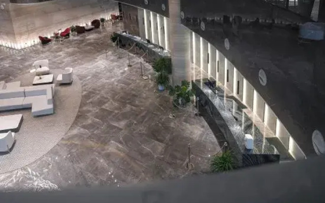 Pinghu Dingren Ramada Hotel