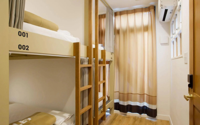 The Next Door - Hostel