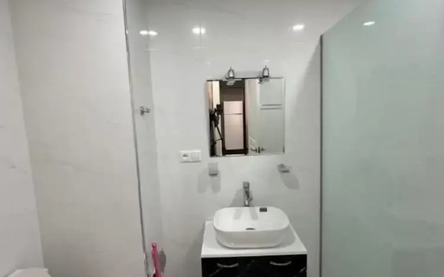 1BR with Balcony Pool & Sauna