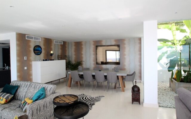 Waterfront Villa Las Golondrinas