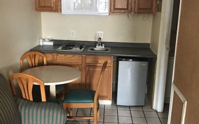 Home Town Inn