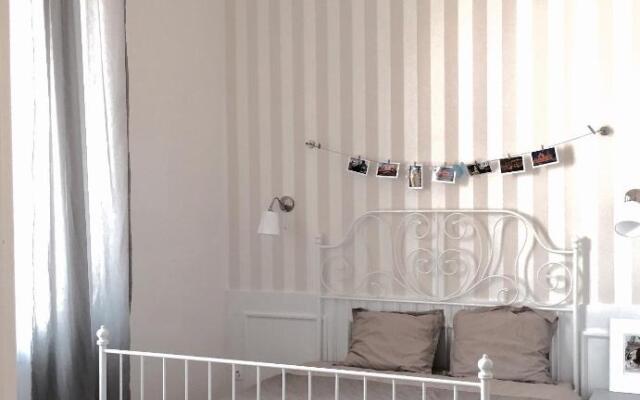 Hello Puli Guest House Parliament