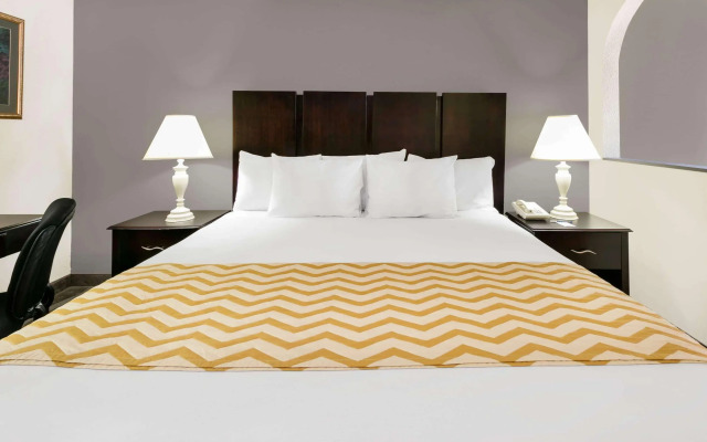 Travelodge Inn & Suites by Wyndham Norman