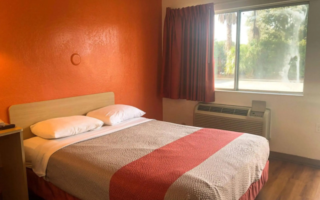 Motel 6 Jacksonville, FL - Orange Park