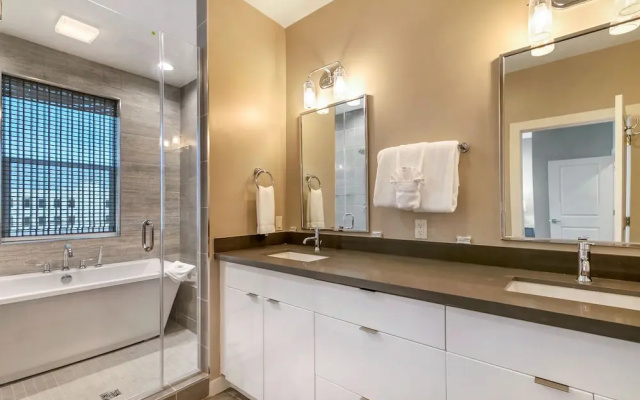 4 Bedroom Bienville Townhouses near Restaurants