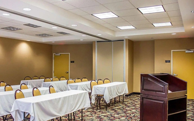 Holiday Inn Cheshire - Southington by IHG