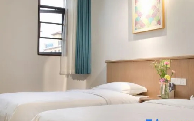 Zhufeng Concept Hotel (Baoshan High-speed Railway Station Branch)