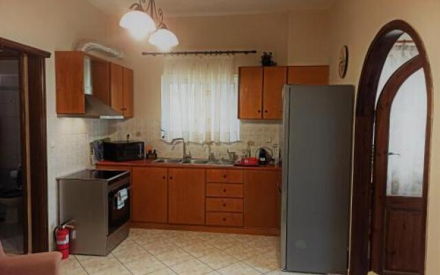 Panos Apartment