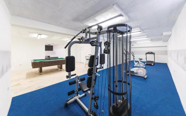 Beautiful Home in Kastel Novi With Wifi and 8 Bedrooms
