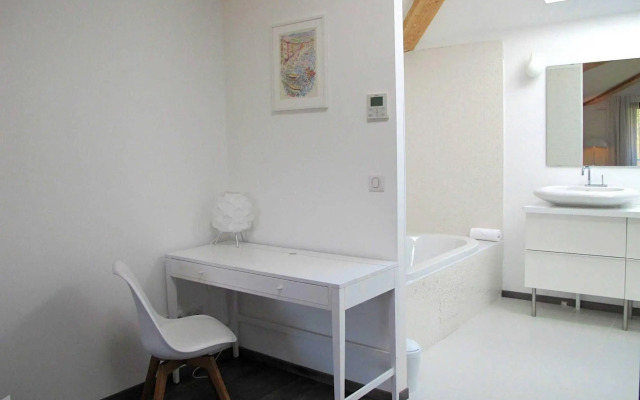 Hotel 96