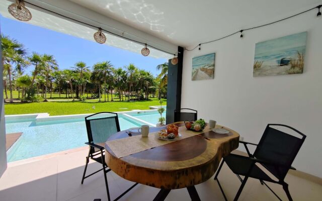 Stunning Ocean Front By Condo Boutique