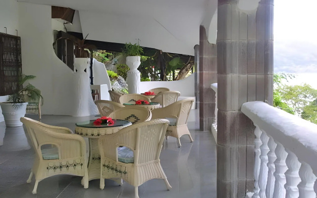 Lazare Picault Hotel
