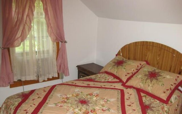 Albrightsville Farm House Bed & Breakfast