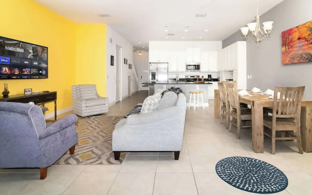 Great Escape to the Enclaves Near Disney!