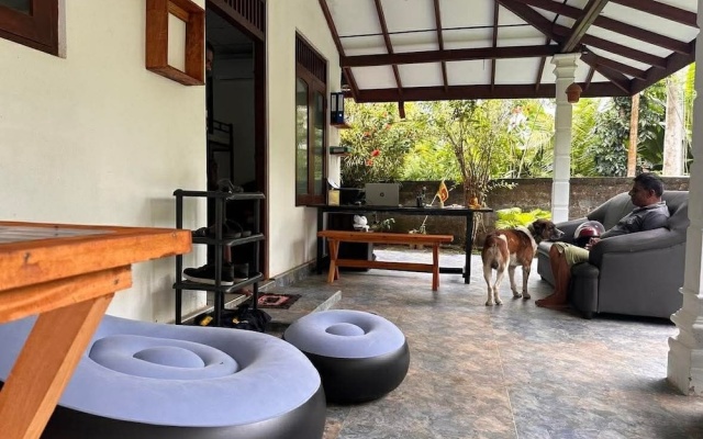 R BackPacker Hostel