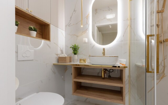 Bitwy Warszawskiej Apartment by Renters