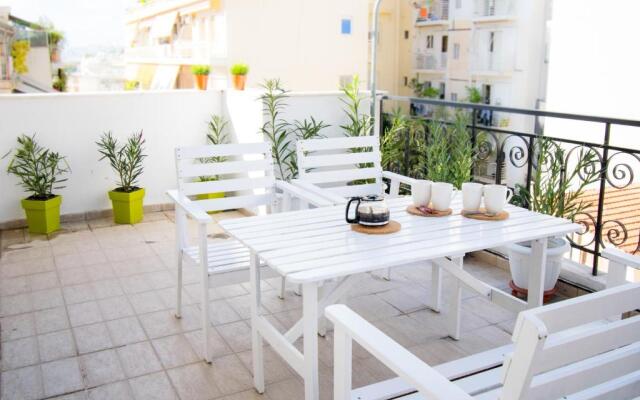 Destination Acropolis apt4