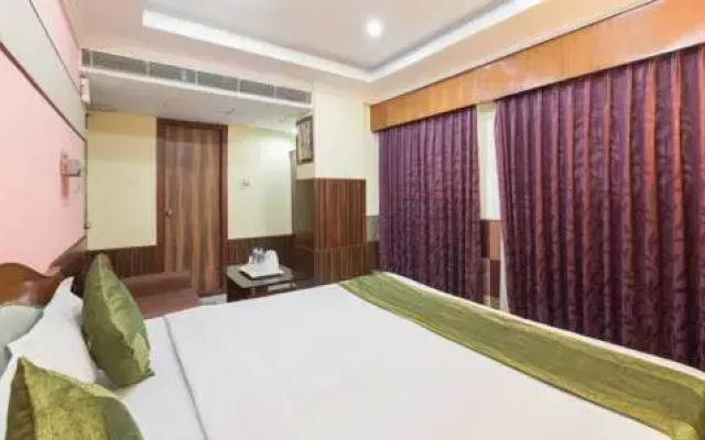 OYO 794 Hotel East Palace