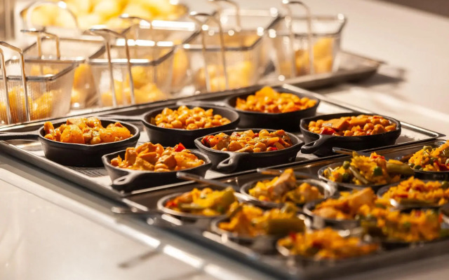 Kumara Serenoa by Lopesan Hotels