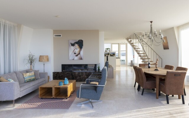 Beautiful sea Views Apartment Shrimp