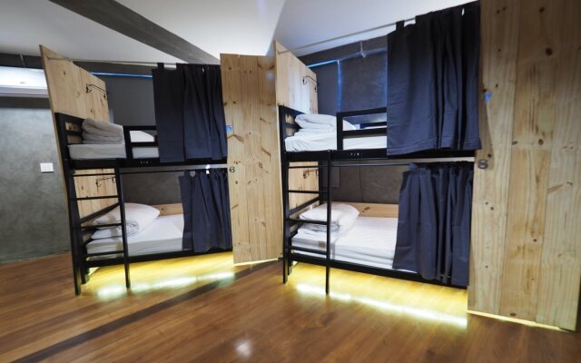 Luck-Yimm Hostel - Adults Only