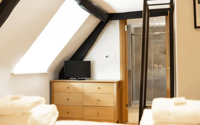 Serviced Guest ApartSuites The Unicorn