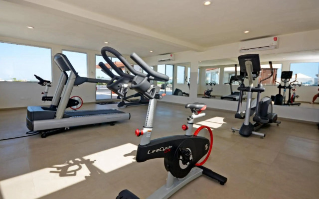 LUXURY APARTMENT STEPS FROM 5TH AV. By YEAH